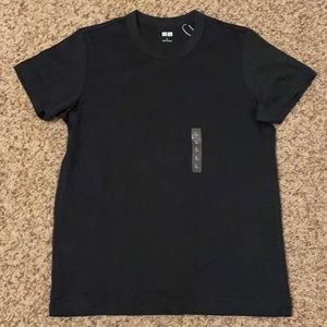 NWT Uniqlo closet staple crew solid black tee